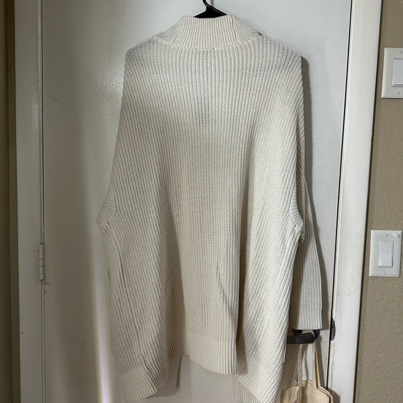 Long knit white cardigan, express size small - Picture 7 of 8